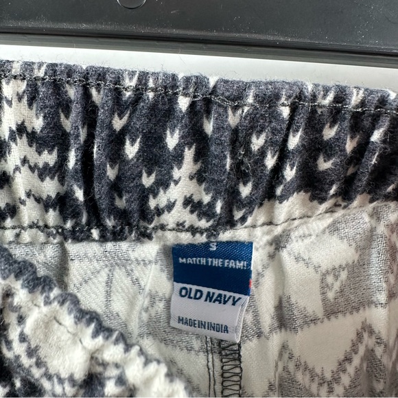 NWT Old Navy Polar Bear Christmas Pajama Pants - Picture 4 of 6